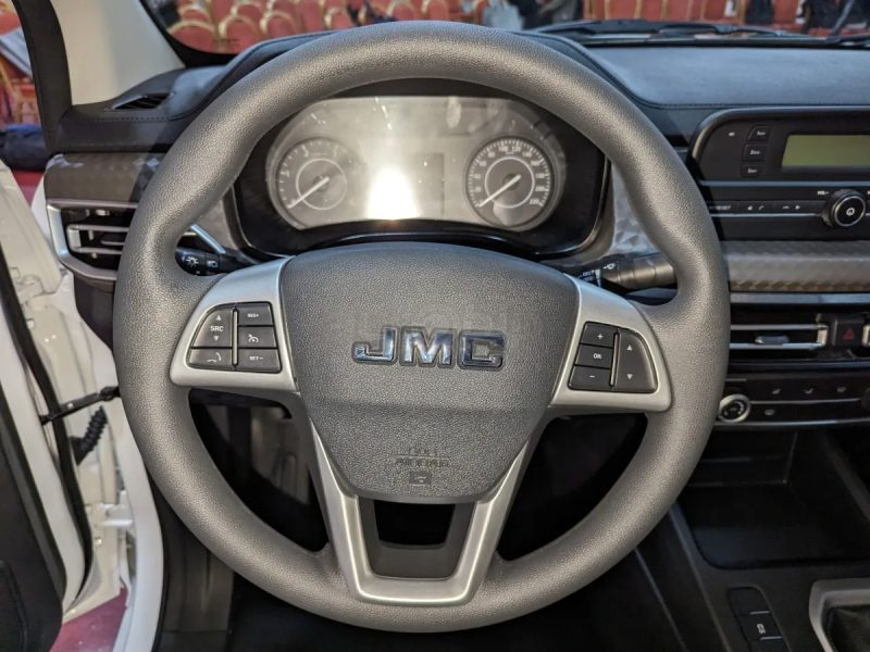 JMC VIGUS Simple cabine